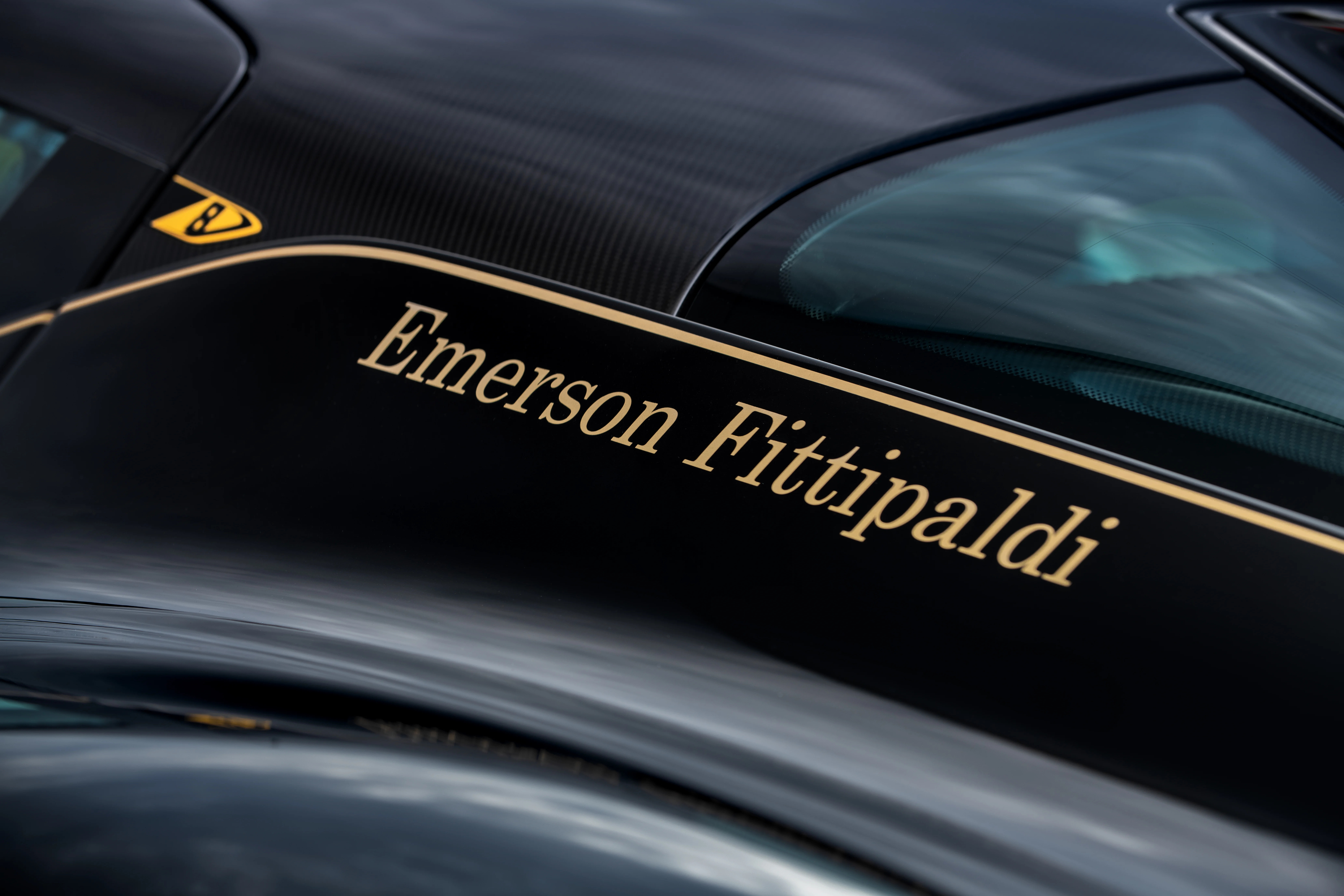 emerson_fittipaldi_with_special_edition_evija_hypercar7